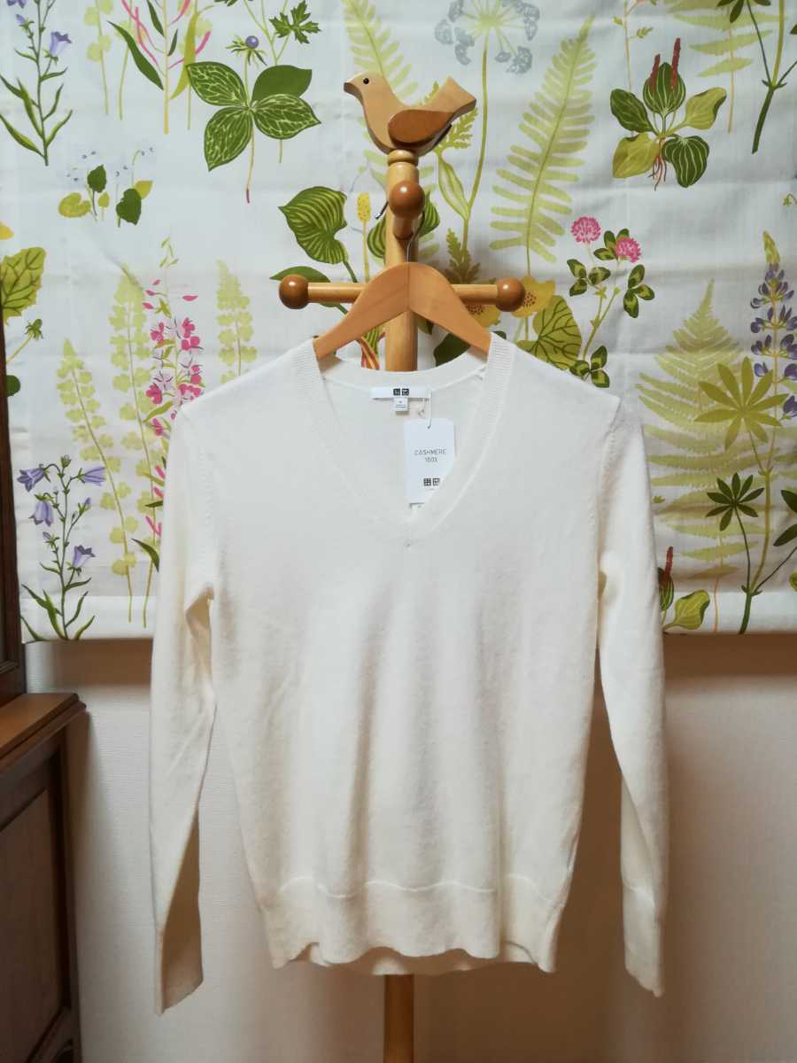 UNIQLO ユニクロ カシミヤVネックセーター（長袖）レディースＳサイズ白色