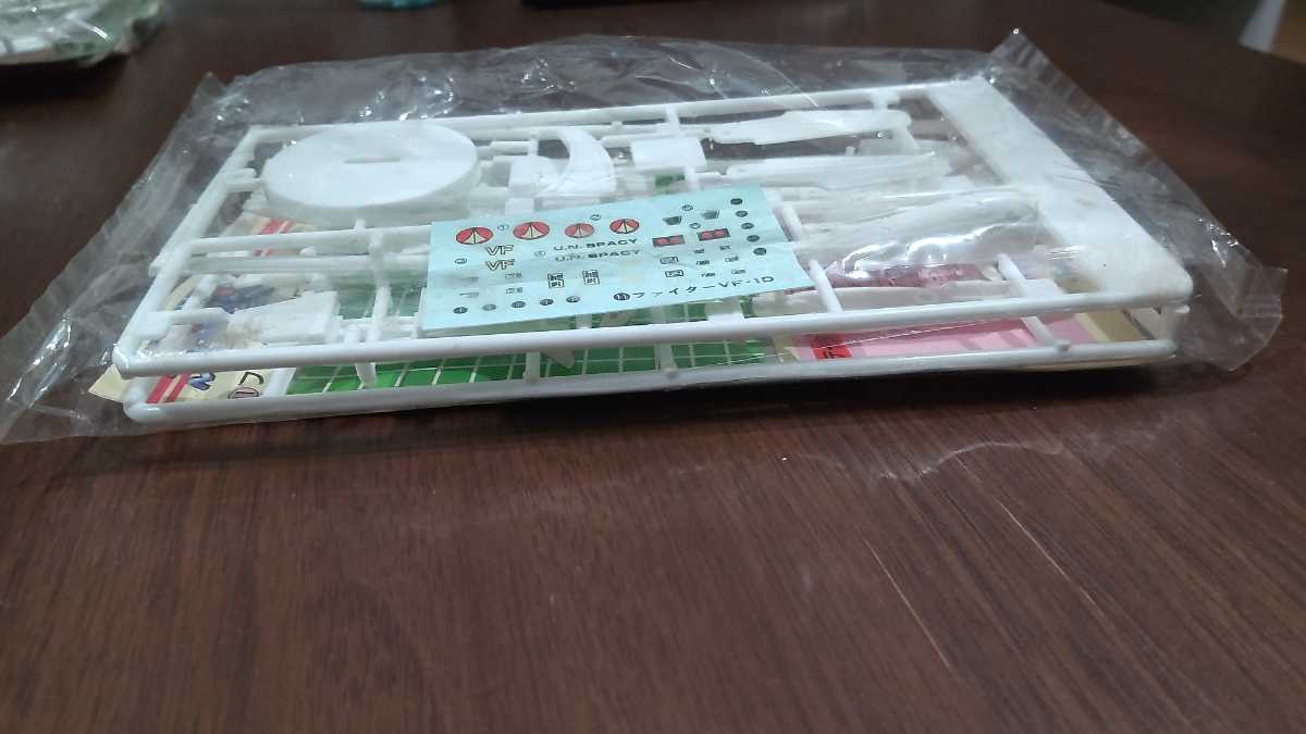  unopened unused Shokugan original kit not yet cut Meiji chocolate snack Macross plastic model 11 Fighter VF-1D extra plastic model ⊿ F