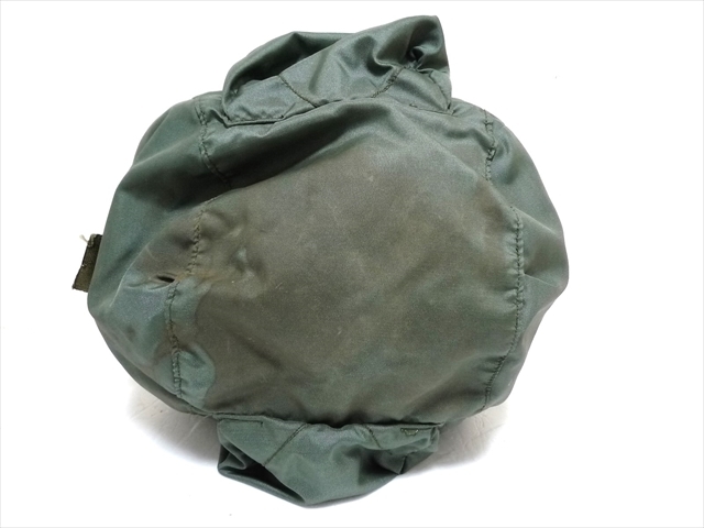 60’ｓ ビンテージ ヘルメットバッグ かばんナイロン製 CONMARジッパー Pull The Dotボタン 収納 Bag カーキ 丸っぽい形_画像3