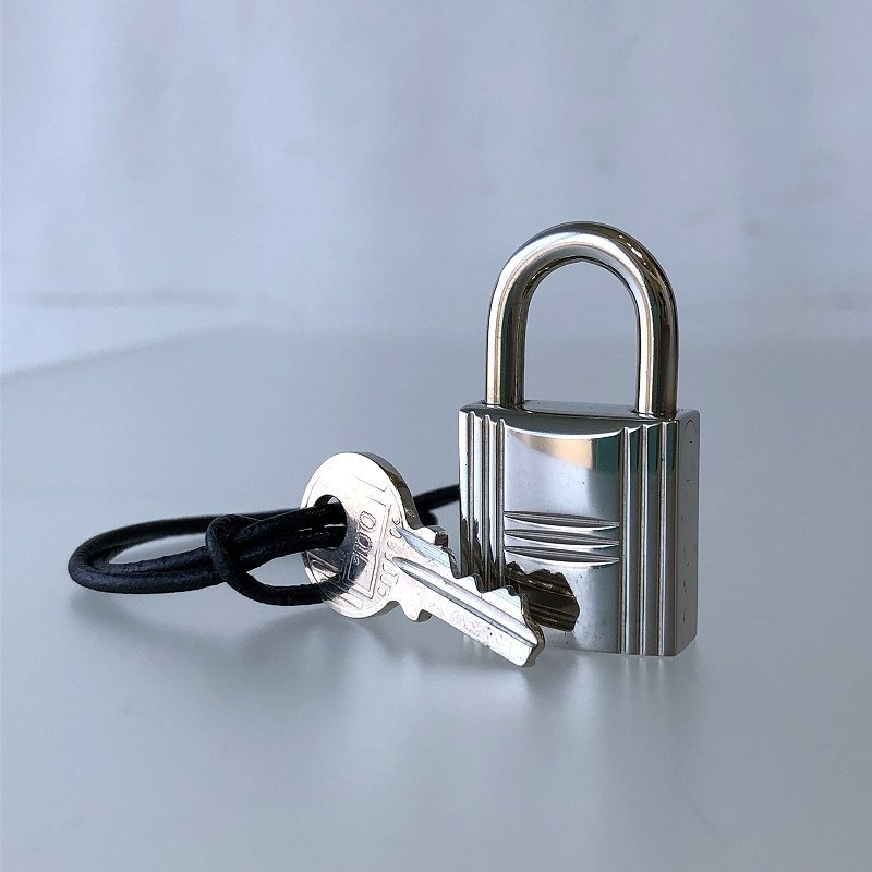 ヤフオク! - 新品同様 HERMES エルメス パドロック カデナ シ...