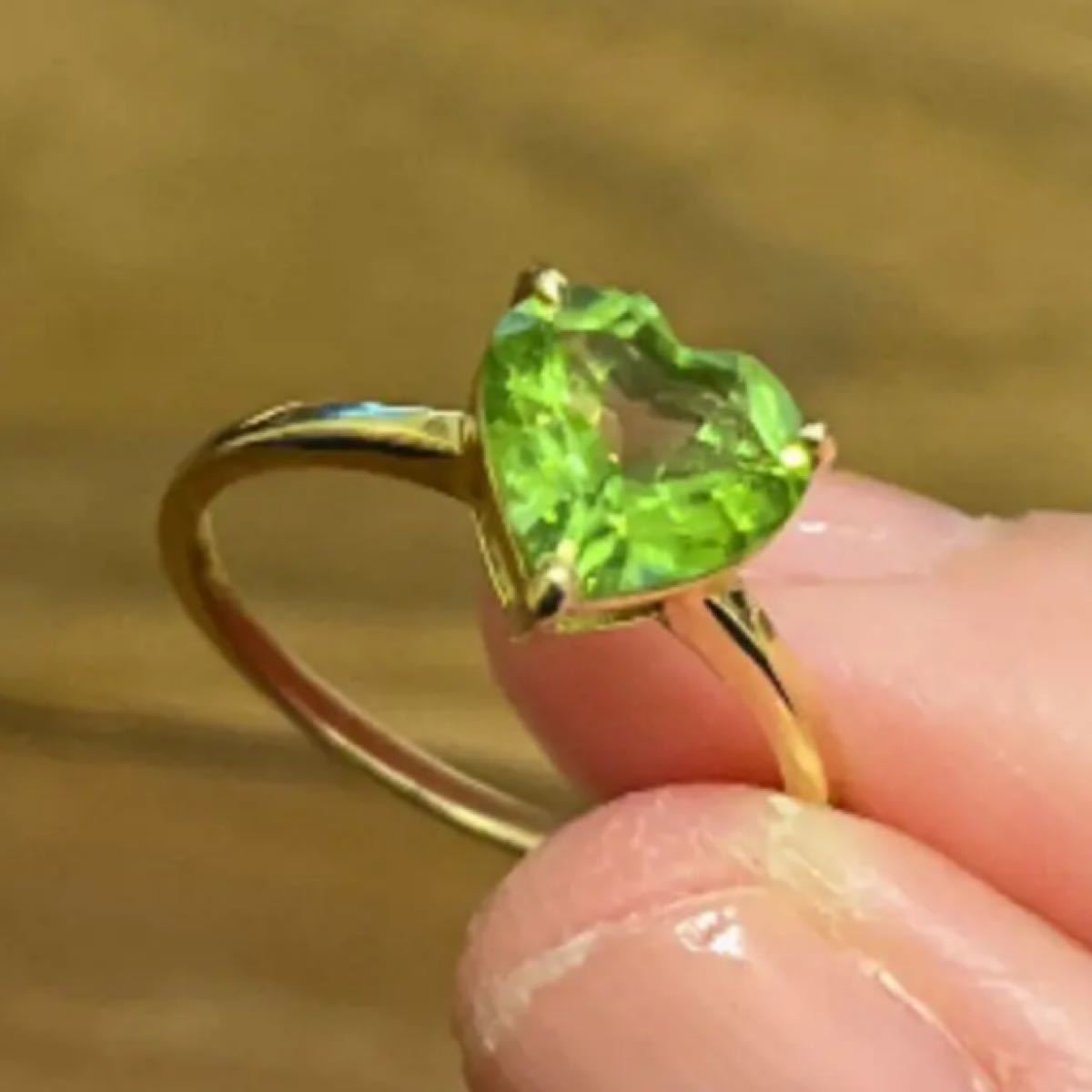 8月誕生石 1.5ct ペリドット ハートリング 鑑別書