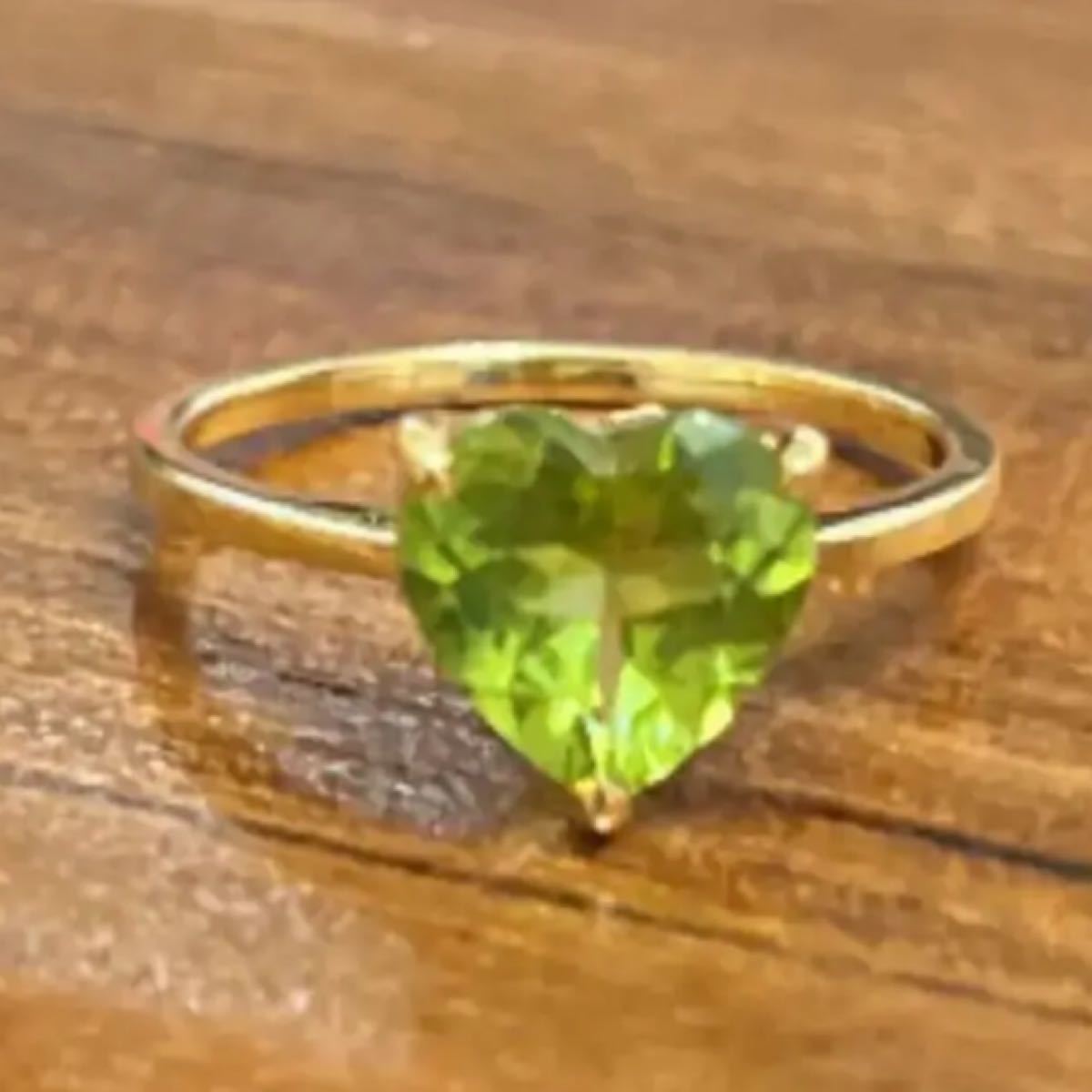 8月誕生石 1.5ct ペリドット ハートリング 鑑別書