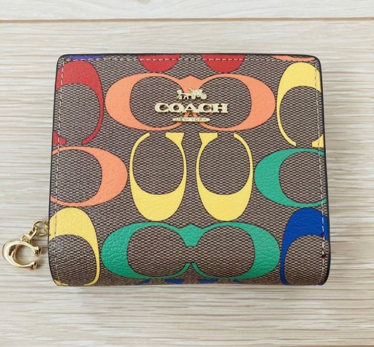 新品COACH コーチ折財布 レインボー シグネチャー プレゼント