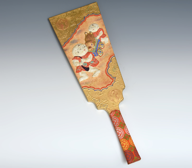 古い時代の豪華な羽子板 金箔胡粉盛り上げ 唐子図 御所人形 木 古い時代の豪華な羽子板 金箔胡粉盛り上げ 唐子図 御所人形 木
