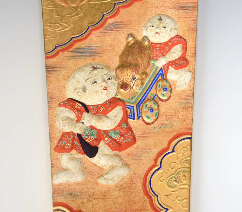 古い時代の豪華な羽子板 金箔胡粉盛り上げ 唐子図 御所人形 木 古い時代の豪華な羽子板 金箔胡粉盛り上げ 唐子図 御所人形 木