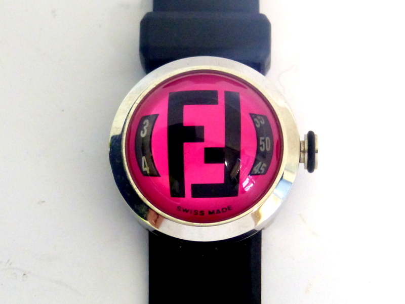 8926】 美品 FENDI フェンディ ドーム 8010L レディース QZ 時計