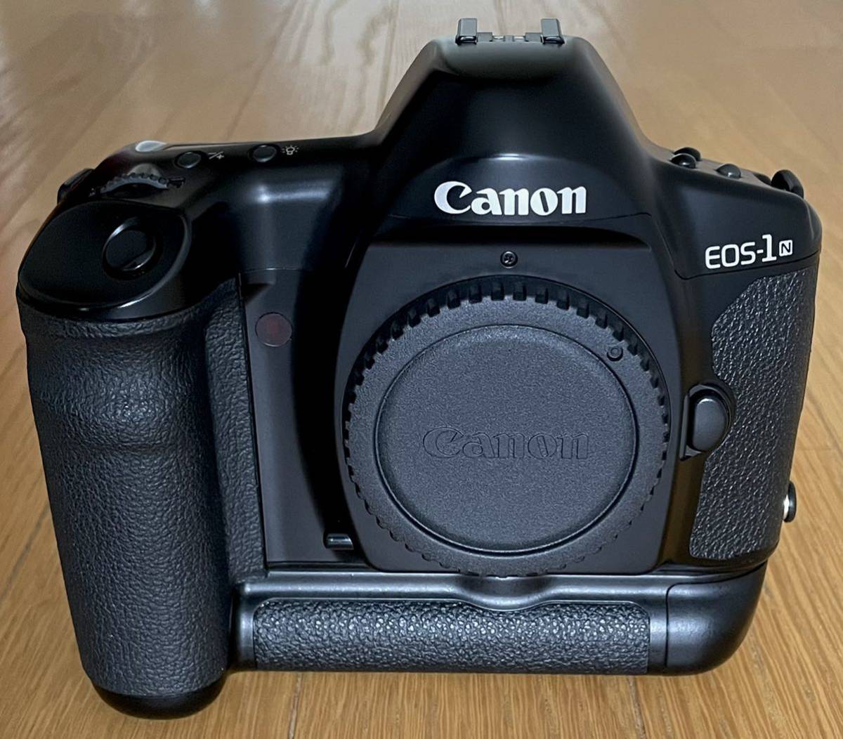 宇宙の香り ☆極上美品☆CANON キヤノン EOS 1N HS ボディ PB-E1付き