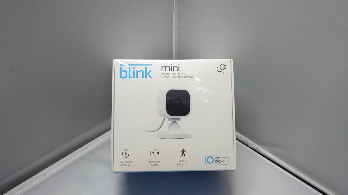 めずらしい Amazon Blink Mini alexa対応 監視カメラ 1080 双方向音声通話 モーション検出　録画 赤外線ナイトビジョン　_画像1