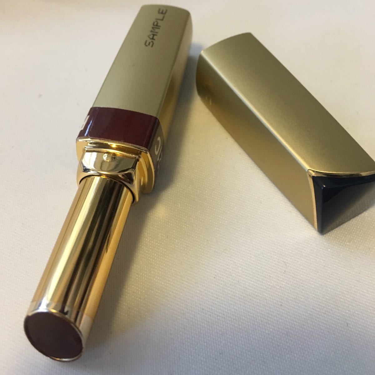 R621C* Max Factor Inter National lip silk s* Max Factor lipstick lip * lip cream .... lipstick dry . rare goods 