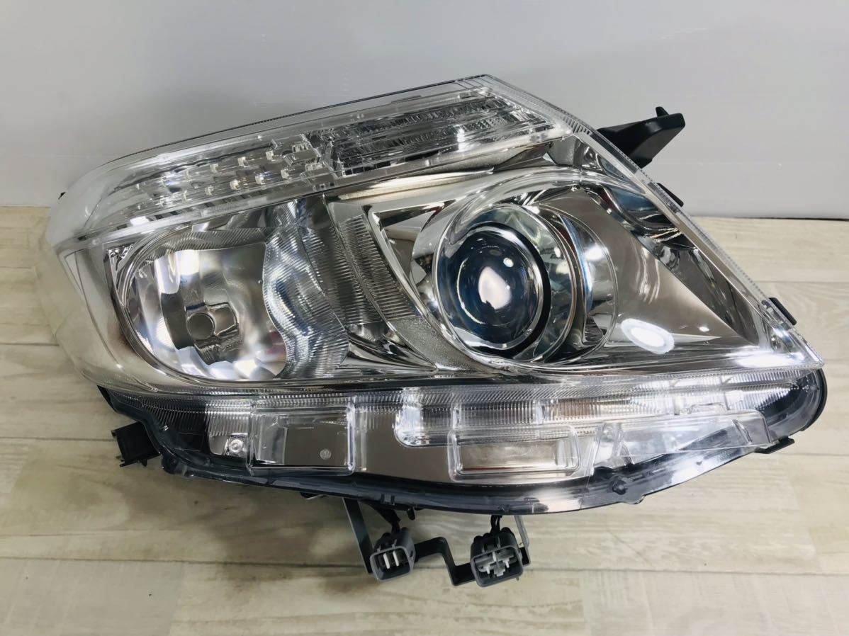 極美品破損無 ノア エスクァイア 80 前期 純正 LED ヘッドライト 左右