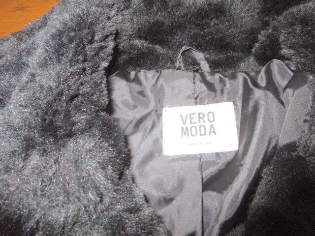 VERO MODA lady's fur short coat black color S size 