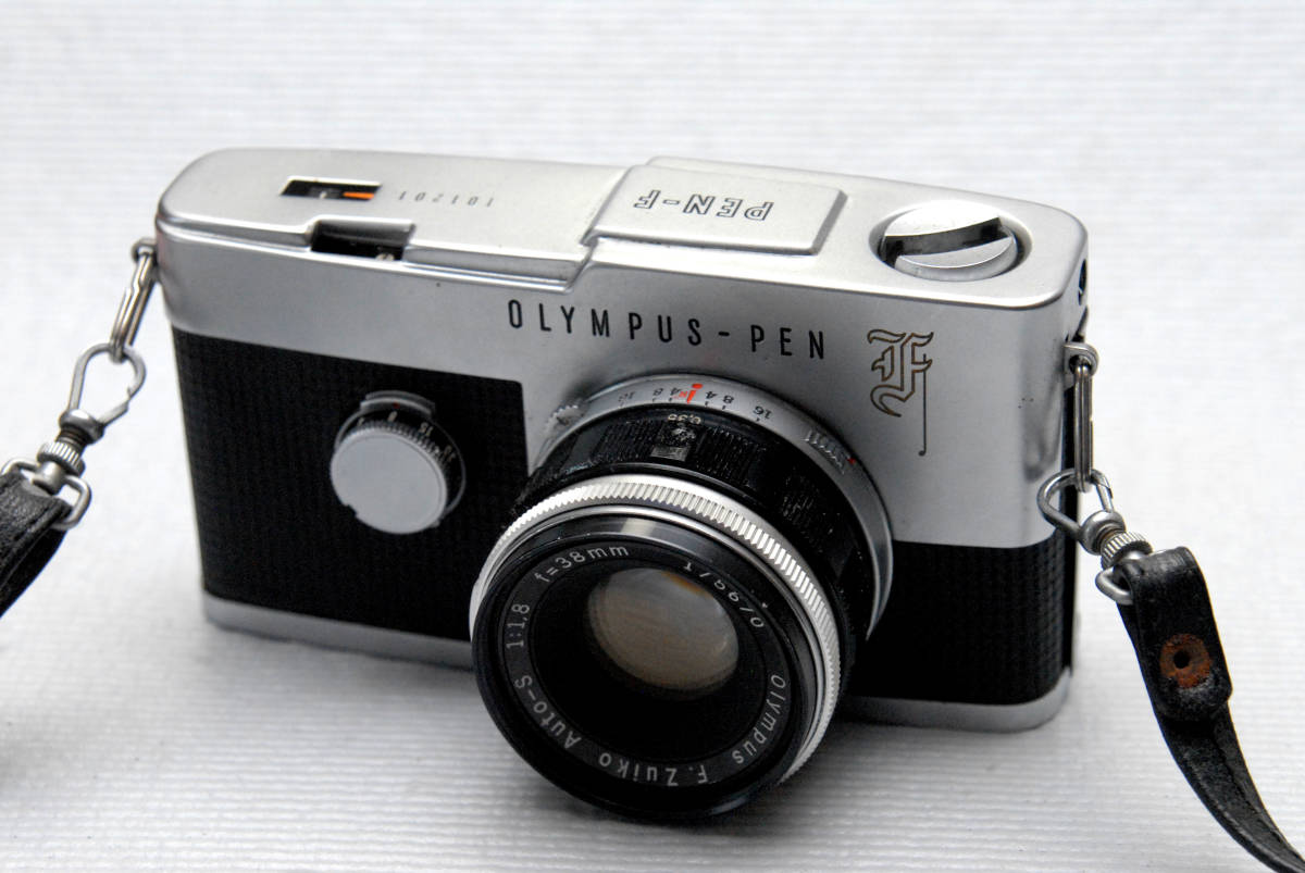 OLYMPUS オリンパス 昔のハーフサイズ高級一眼レフカメラ PEN-F + 純正
