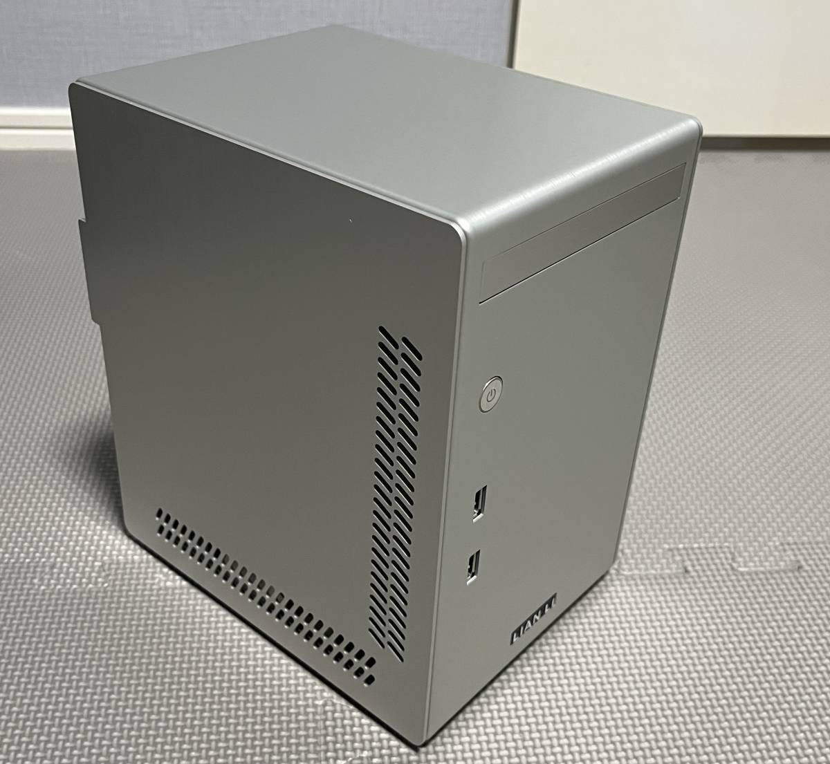 ヤフオク! - Lian Li PC-Q02 Mini-ITX フルアルミ