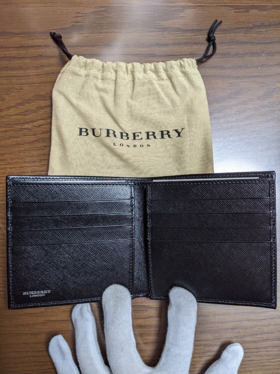 【新品未使用】　Burberry　二つ折り財布　ブラック