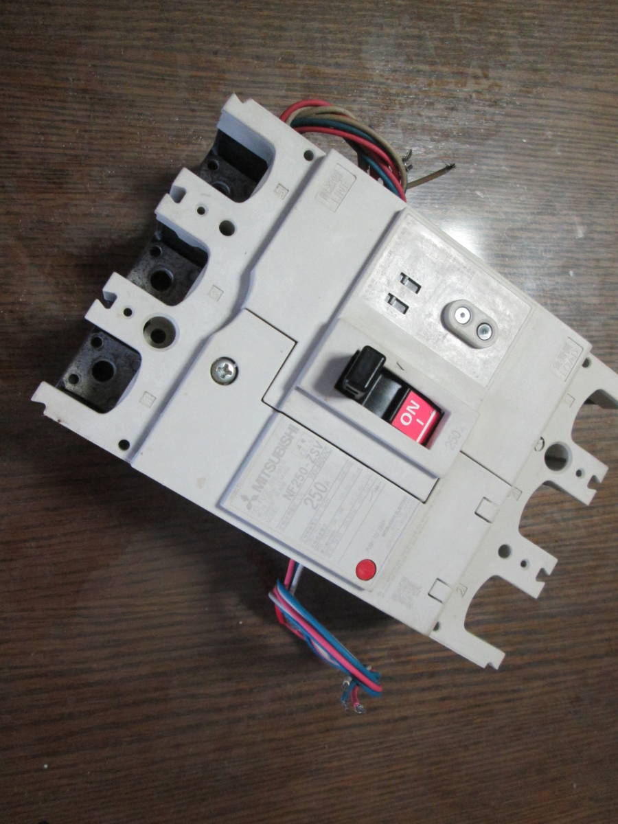 オープニング 大放出セール 漏電アラーム遮断器 (3極) (AC 100-440V)三菱 NF250-ZSV 3P 250A 感度電流100.200.500MA切替式 未使用品 漏電ブレーカー オープニング 大放出セール 漏電アラーム遮断器 (3極) (AC 100-440V)三菱 NF250-ZSV 3P 250A 感度電流100.200.500MA切替式 未使用品 漏電ブレーカー