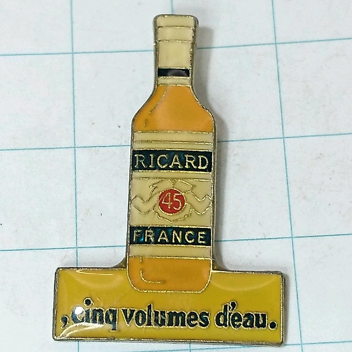 送料無料)リカール フランスの酒造メーカー フランス輸入 アンティーク PINS ピンズ ピンバッジ クリップ A11692_画像1