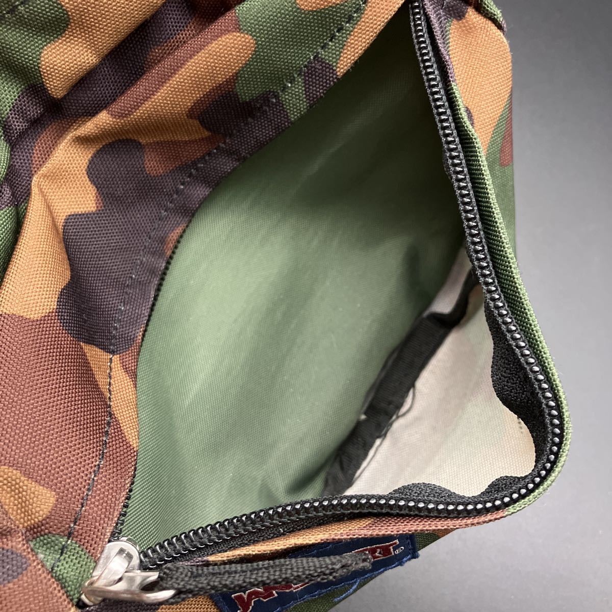  prompt decision JANSPORT camouflage -ju body bag 