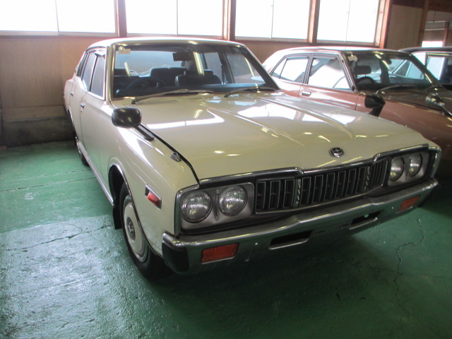  Nissan Gloria 330 garage storage document equipped old car that time thing 