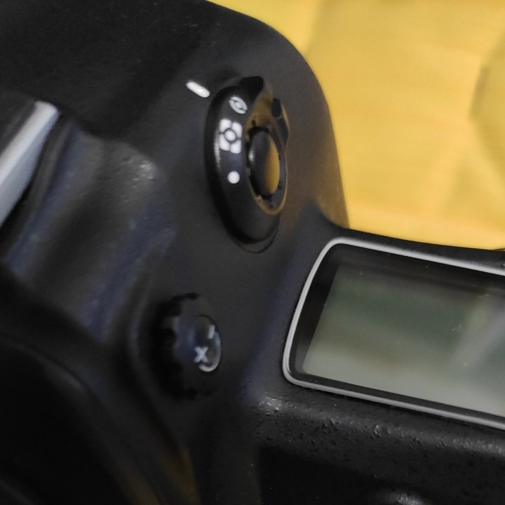 Nikon D3（ジャンク扱い）と付属品数点　画像確認！
