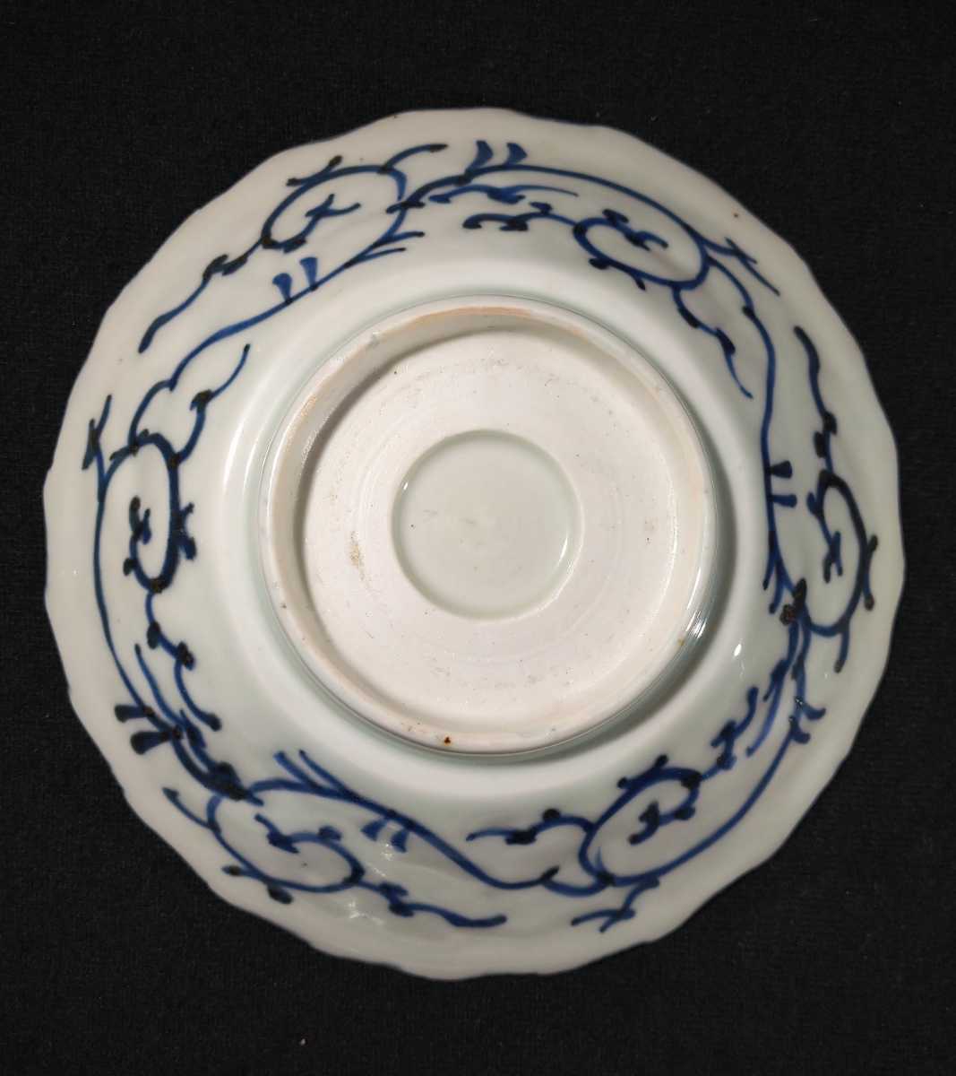 古伊万里 染付 金彩 色絵 陽刻 唐草文 花文 鳳凰図 18cm 輪花 深皿 b-01a2385_画像6