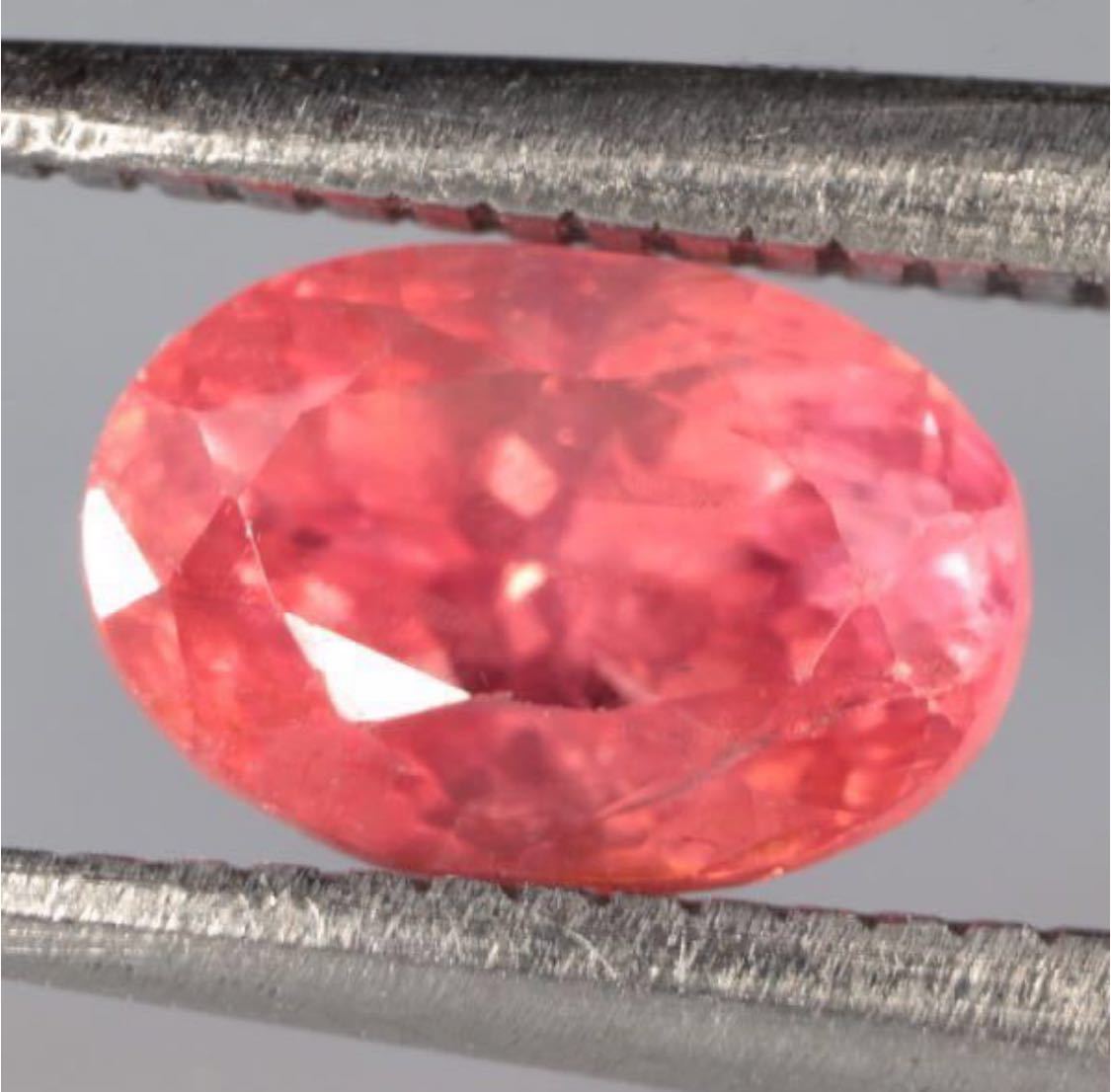 半額品 3月の特売品天然非加熱パパラチアサファイアルース0.671ct