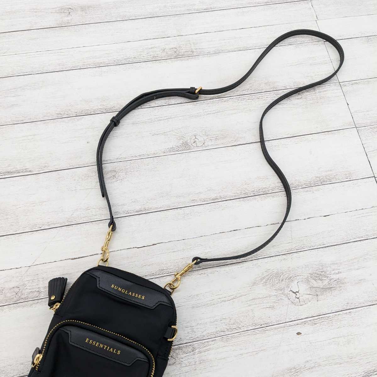 Yahoo!オークション - ∀ 美品 ANYA HINDMARCH アニヤ ハインドマ...