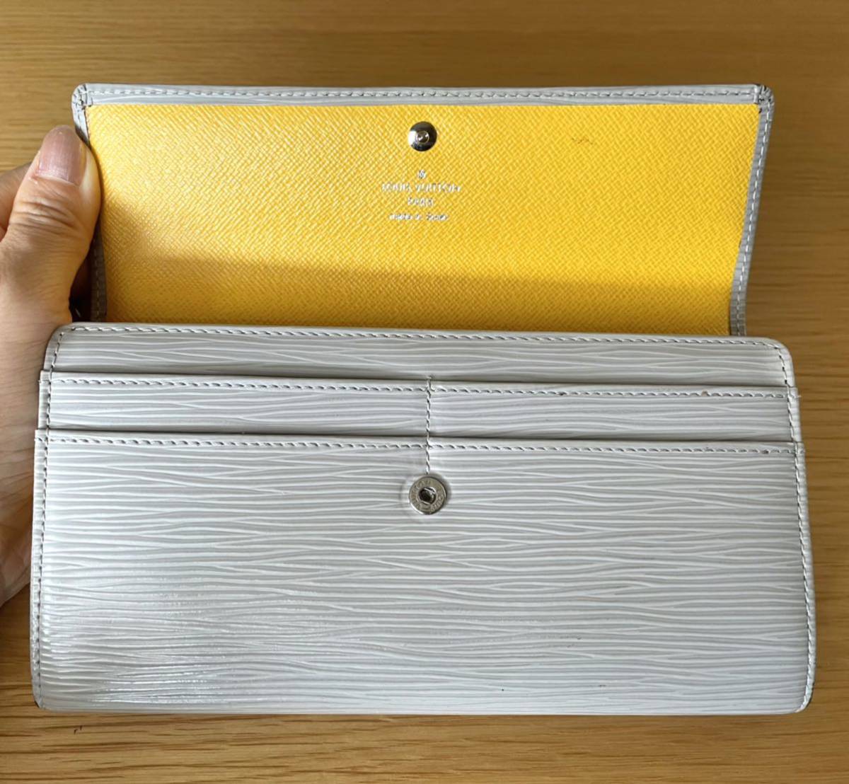 LOUISVUITTON エピ ポルトフォイユサラ グレー イエロー 長財布 バイカラー 財布