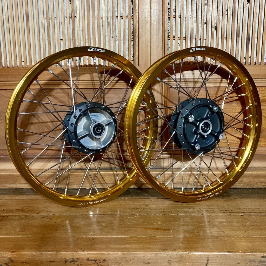 中古CT125ハンターカブJA55 純正ホイール IRC GP22 前後セット