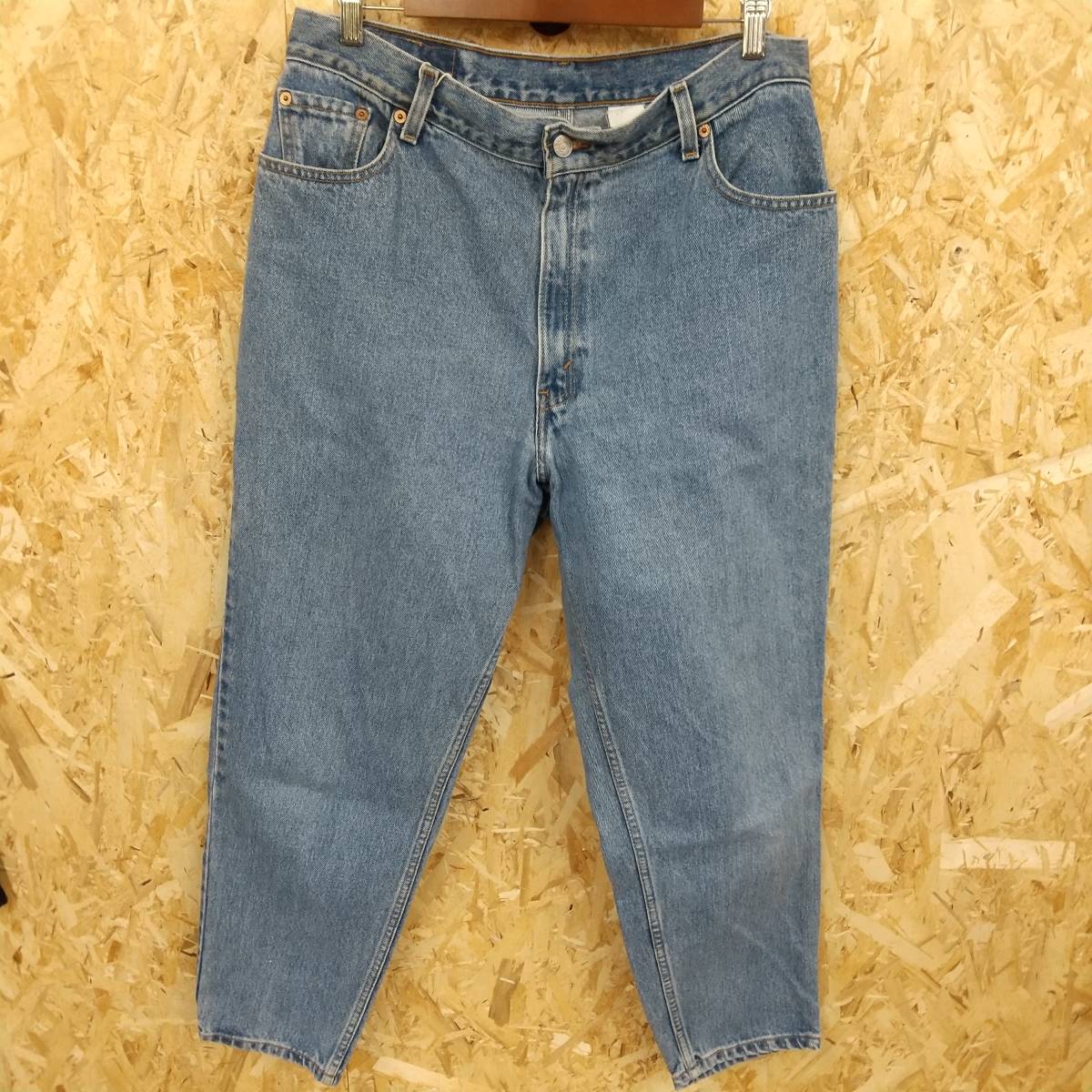 HB558【2003】Levi’ｓ 550 Ｗ34 Ｌ30 トップボタン裏159M ジーンズ デニム 古着 ジッパーフライ【130102000022】_画像1