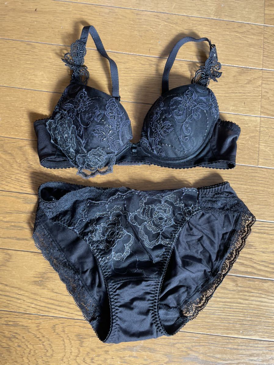 新品・タグ付き☆ワコール☆サルート☆ヴィーナス☆RP☆C75&ソングM 新品・タグ付き☆ワコール☆サルート☆ヴィーナス☆RP☆C75&ソングM