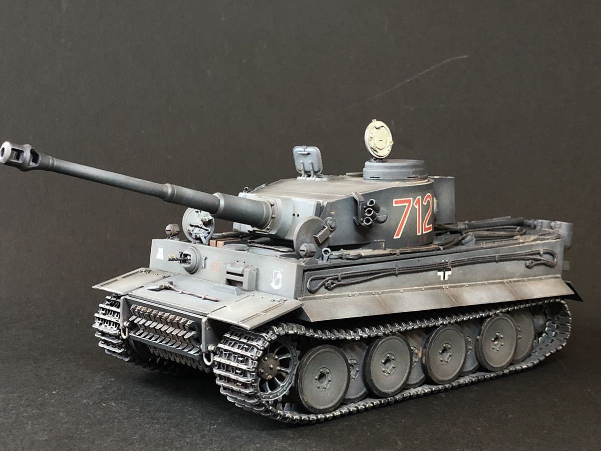 アカデミーモデル 1/35 ドイツ 重戦車 タイガーI型 フルインテリア