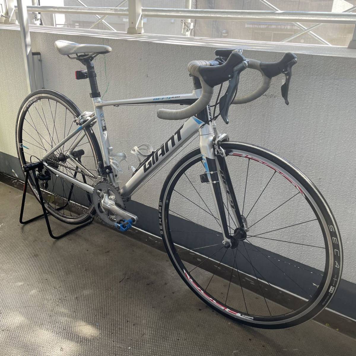 GIANT 「ジャイアント」 DEFY2 2012年モデル ロードバイク