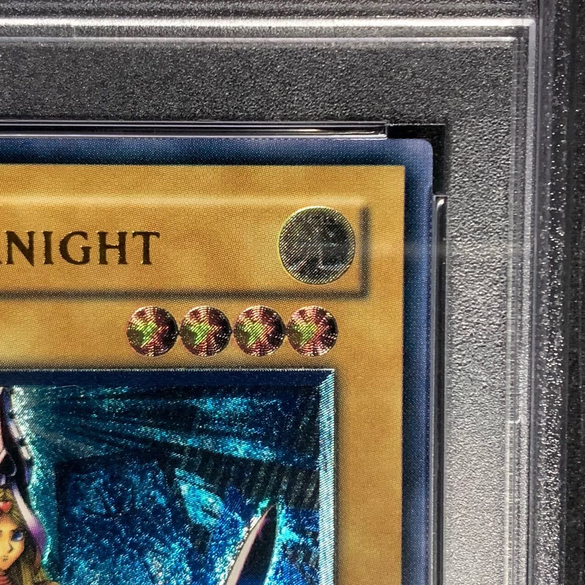 遊戯王 英語 旧アジア レリーフ クイーンズナイト PSA8 EEN-AE004 遊戯王 英語 旧アジア レリーフ クイーンズナイト PSA8 EEN-AE004