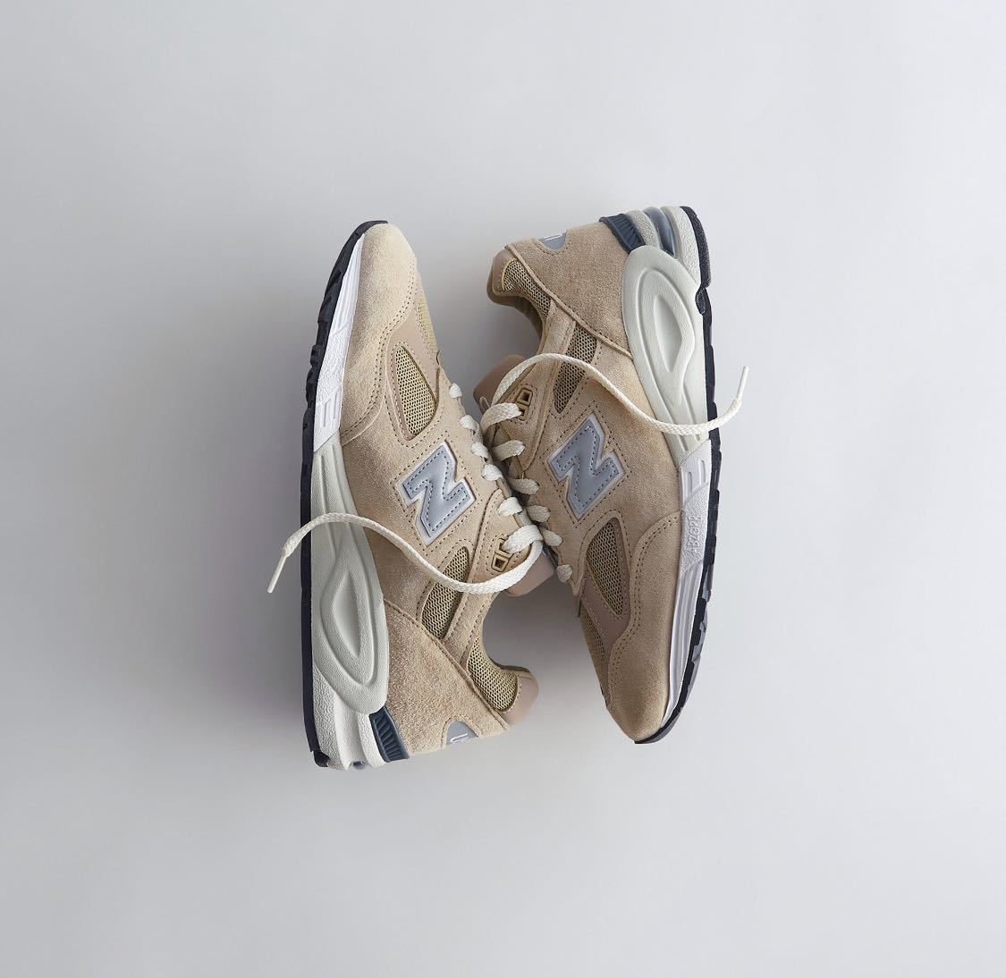 新品未使用 日本未展開希少サイズ Kith × New Balance 990v2 Tan