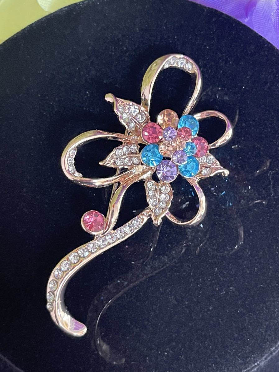  high quality Cubic Zirconia brooch refreshing . atmosphere!