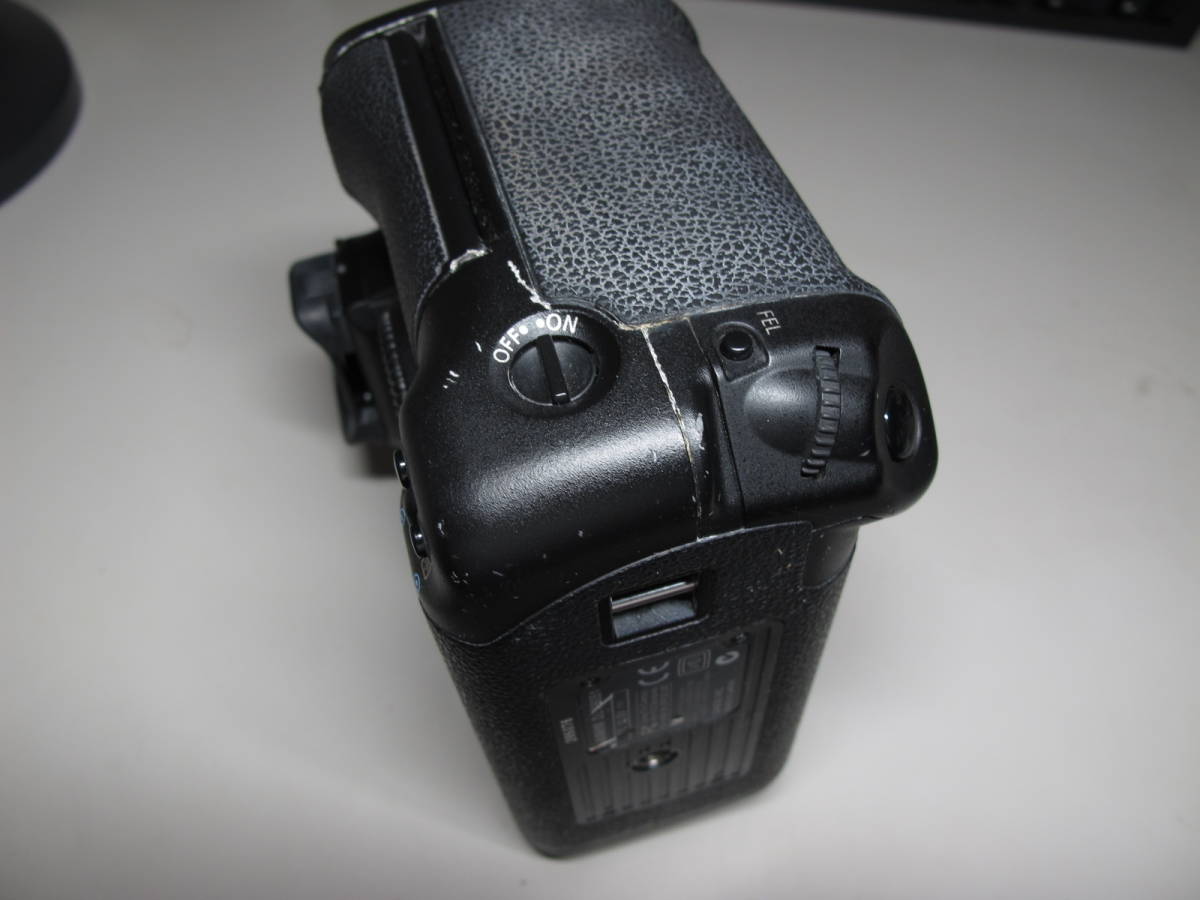 キヤノン EOS-1DMakeⅡ品 充電器、カプラーキット、ストラップ未 キヤノン EOS-1DMakeⅡ品 充電器、カプラーキット、ストラップ未
