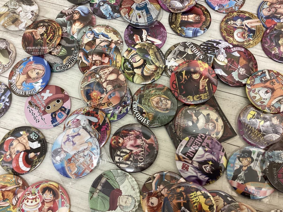 [ present condition ] ONE PIECE goods . can badge set sale rufi Nami chopper Franky Ace sabot other 