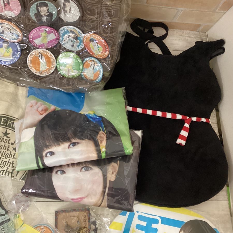 [ present condition ] woman voice actor Horie .. goods penlight, "uchiwa" fan, can badge, acrylic fiber stand, clear file etc. all sorts set sale c