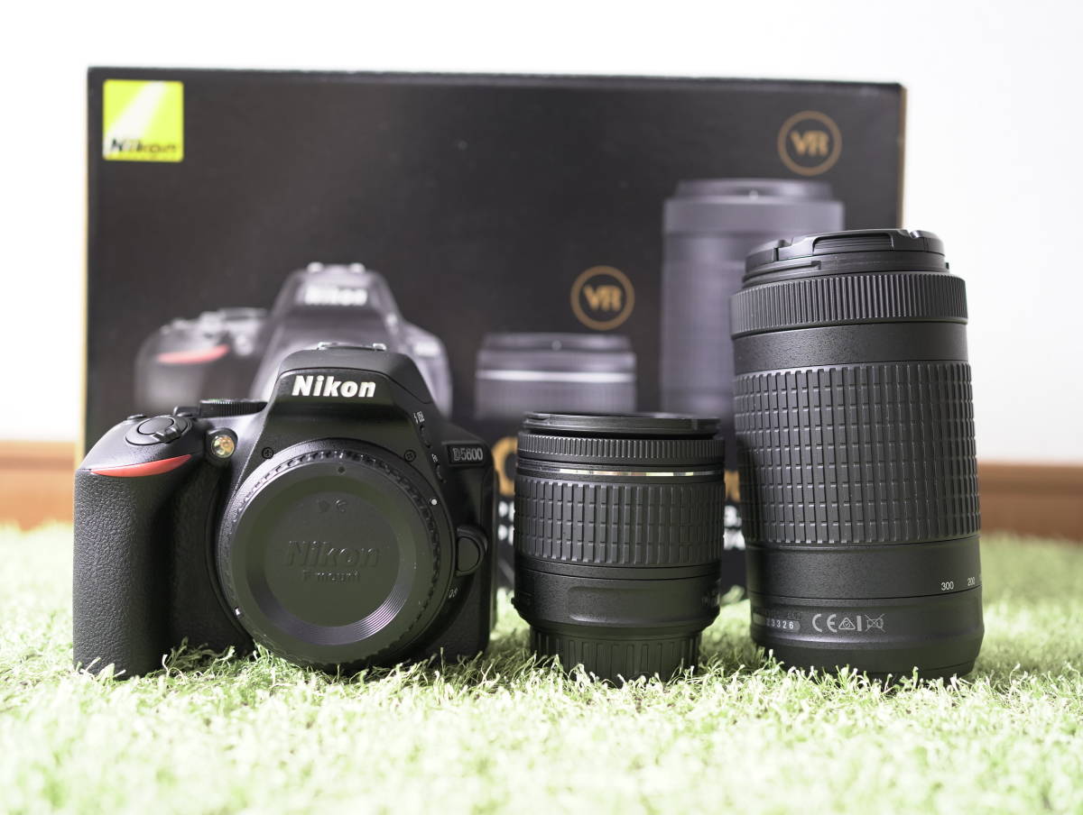 ☆美品☆Nikon ニコン D5600 ダブルズームレンズキット [ブラック