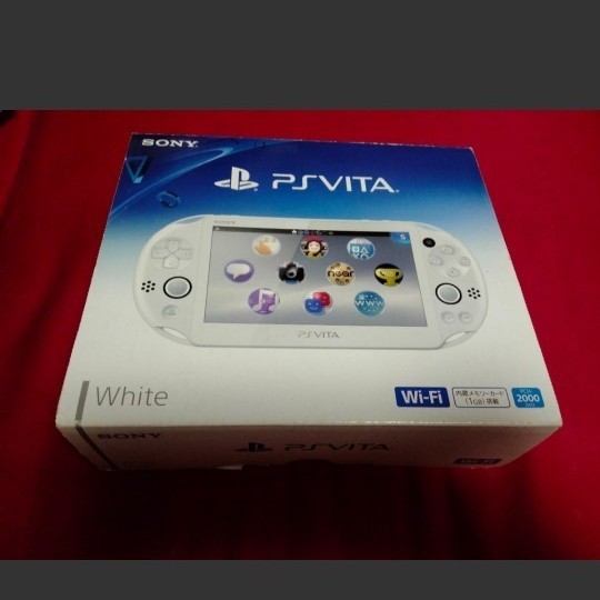 美品 PSVITA 本体 ホワイト(PCH-2000)1GB内蔵 Wi-Fiモデル PlayStation