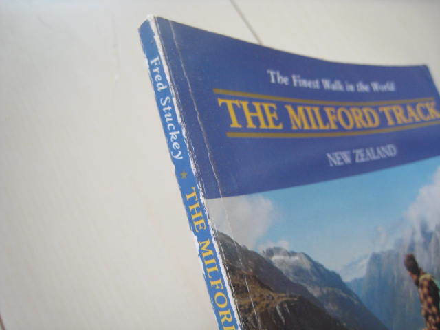 A107 即決 送料無料★未使用 THE MILFORD TRACK NEW ZEALAND-The First Walk in the World_MY RECORD SIX WALKS IN A ROW/FRED STUCKEY_画像4