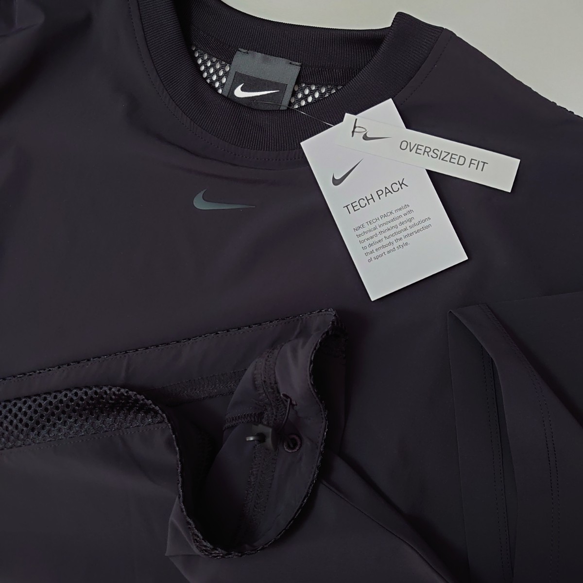 NIKE ナイキ オーバーサイズ ウーブン ナイロン Tシャツ 定価6600円 背中メッシュ スウッシュ