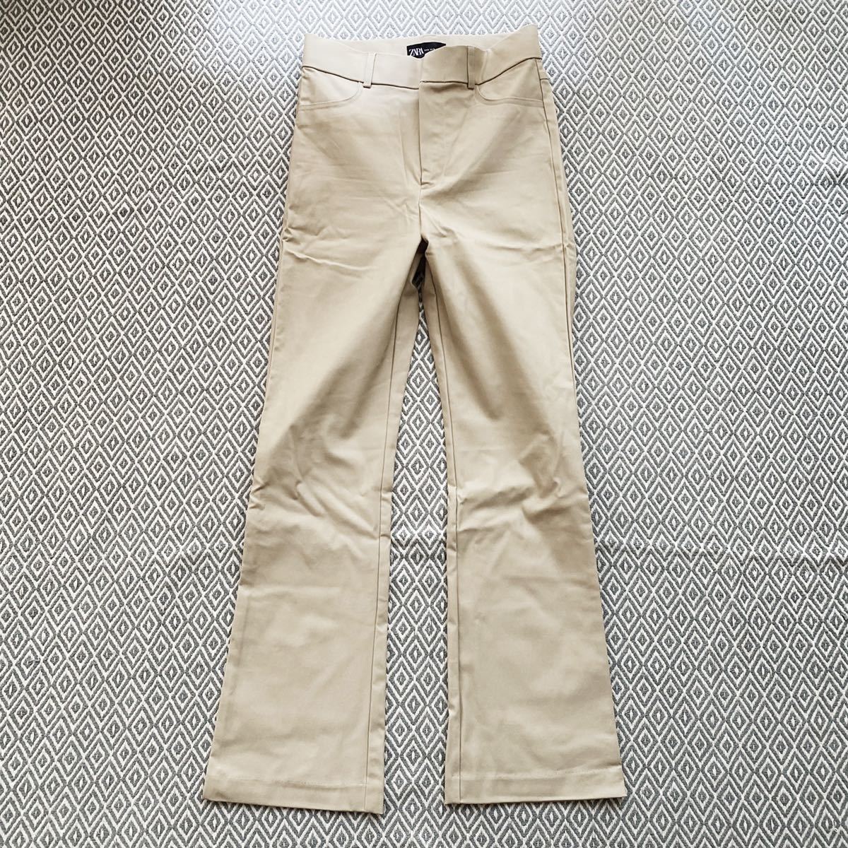 ヤフオク! - ZARA ザラ フェイクレザーフレアパンツ