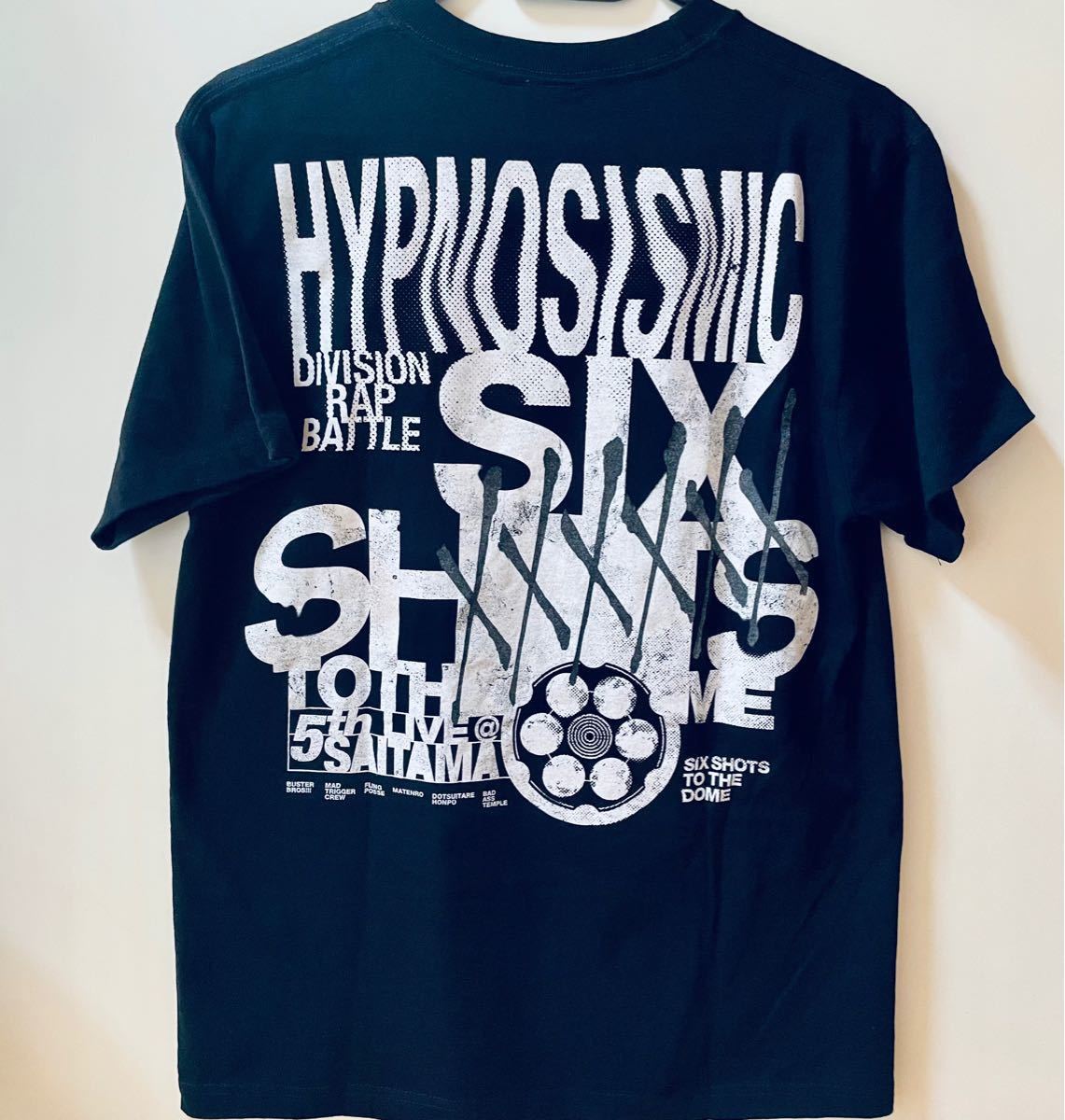 【オンライン限定商品】  Tシャツ ヒプマイ ライブ DOME THE TO SHOTS SIX トップス
