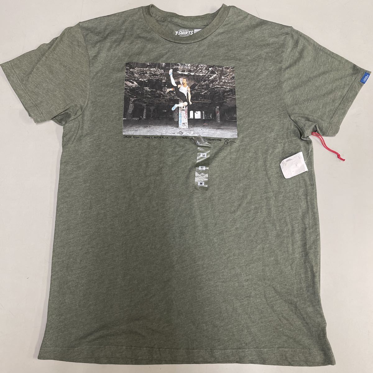 VANS ヴァンズ Tシャツ 未使用 カーキ khaki グリーン バンズ メンズ 半袖 カスタムフィット Mサイズ_画像1