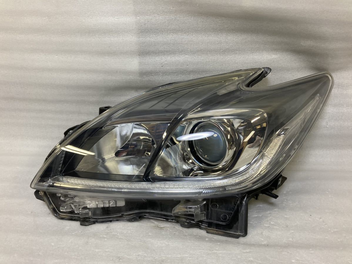 送料無料! ZVW30プリウス後期 右 ヘッドライト HID KOITO 47-52 bpbd