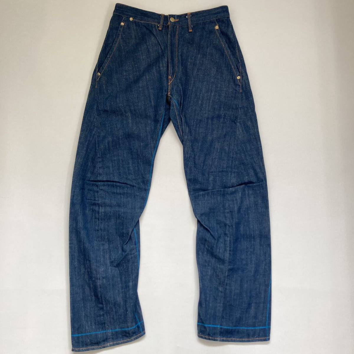 美品 LEVIS RED 1st COMFORT ブルーライン 立体裁断 デニムパンツ