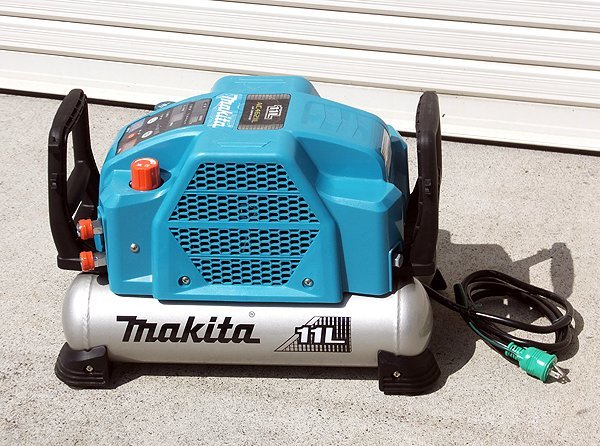 ○極美品!! makita/マキタ エアコンプレッサ AC462XL 静音 タンク容量