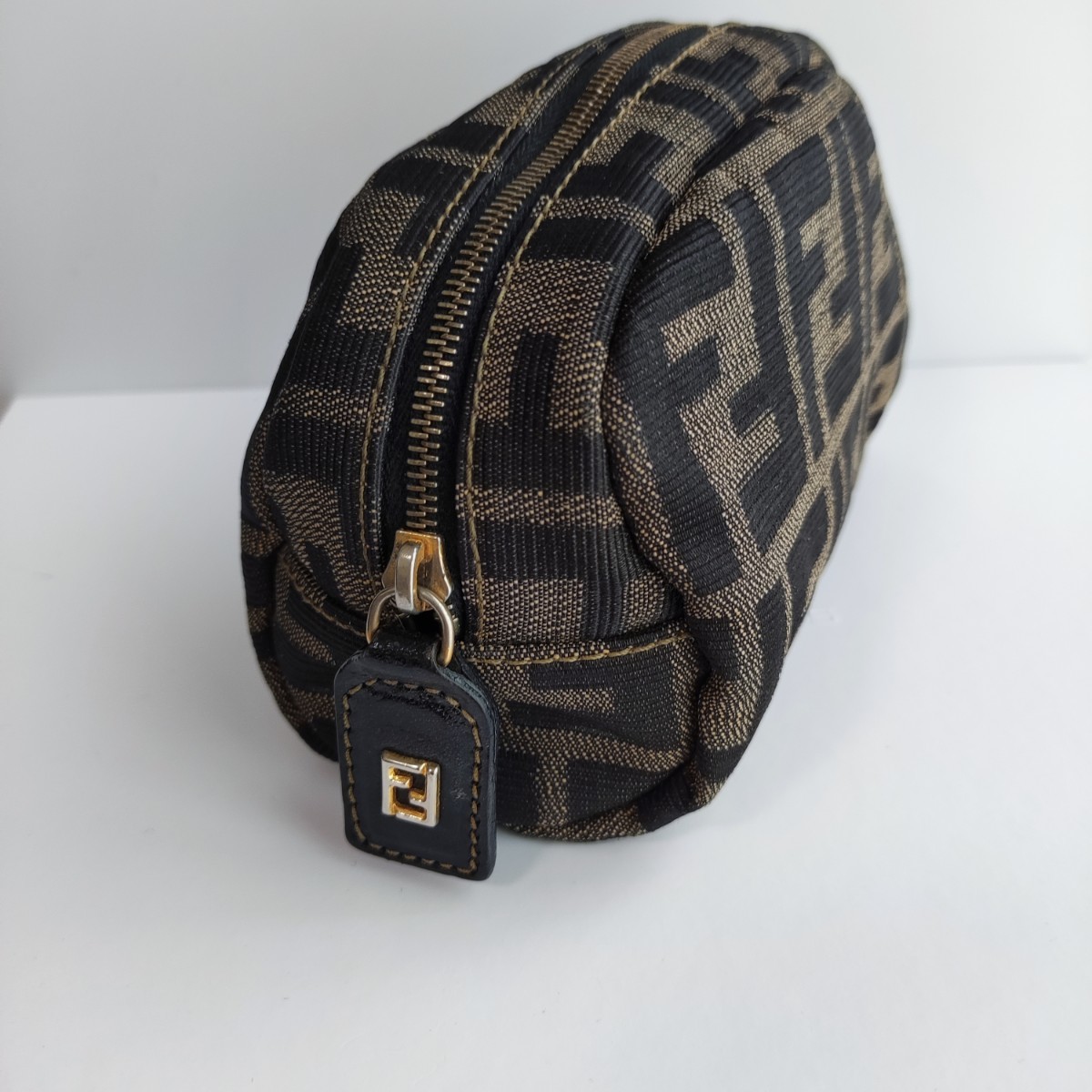 新しいエルメス ヴィンテージ FENDI フェンディ レオパード 鍵穴金具