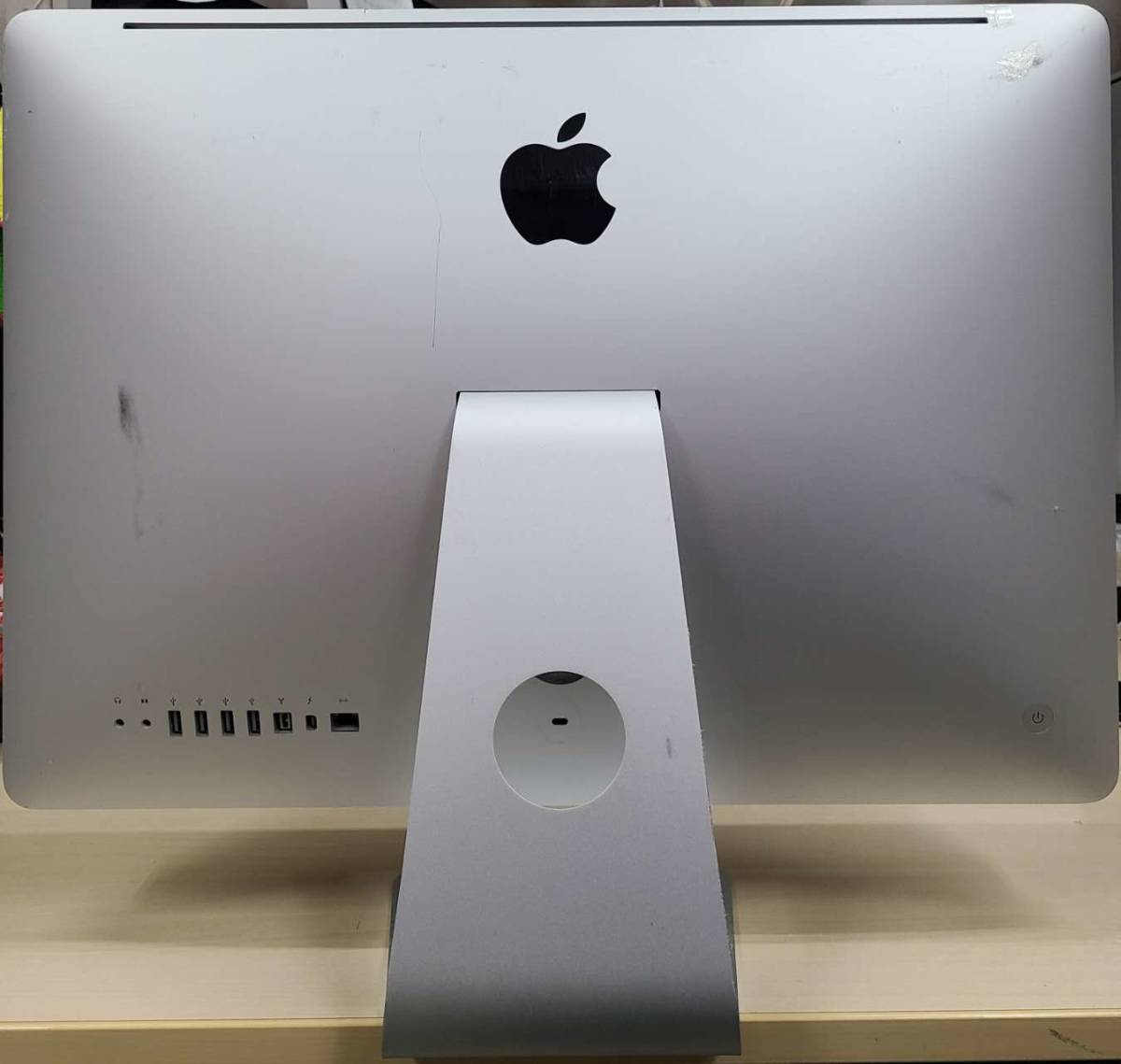 中古品Apple iMac A1311 iMac 21.5-inch Mid 2011 Intel Core i5 2.5